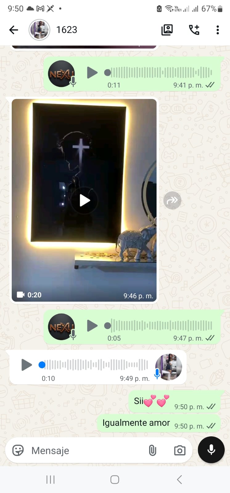 Conversación de WhatsApp de un cliente recibiendo su cuadro
